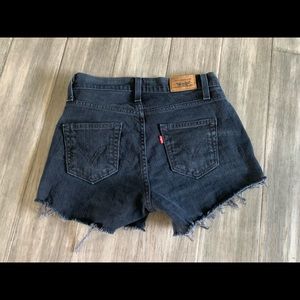 Black denim Levi’s shorts